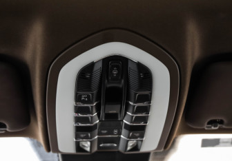 Подержанный автомобиль Porsche Cayenne 2015 года (21 фото)