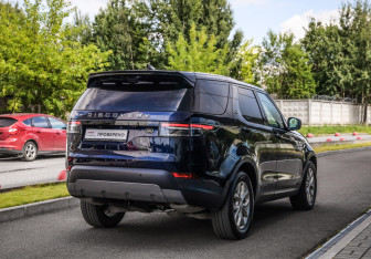 Подержанный автомобиль Land Rover Discovery 2019 года (6 фото)