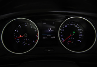 Подержанный автомобиль Volkswagen Tiguan 2019 года (11 фото)