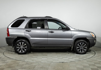 Подержанный автомобиль Kia Sportage 2008 года (4 фото)