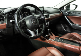 Подержанный автомобиль Mazda 6 Sedan 2015 года (11 фото)