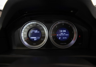 Подержанный автомобиль Volvo XC70 2012 года (13 фото)