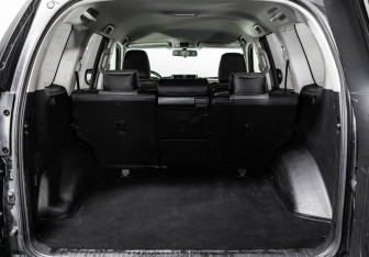 Подержанный автомобиль Toyota Land Cruiser Prado 2013 года (30 фото)