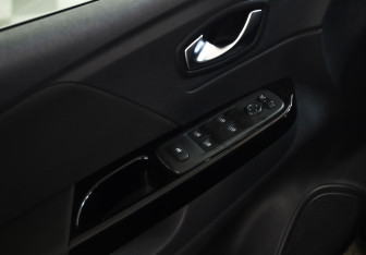 Подержанный автомобиль Renault Kaptur 2021 года (19 фото)