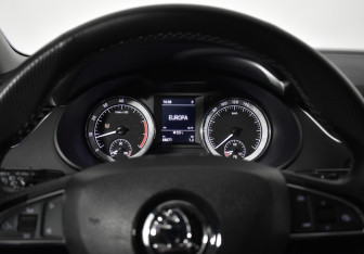 Подержанный автомобиль Skoda Octavia Liftback 2020 года (13 фото)