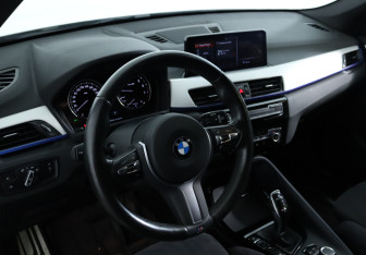 Подержанный автомобиль BMW X1 2019 года (15 фото)