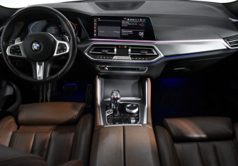 Подержанный автомобиль BMW X6 2019 года (16 фото)