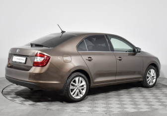 Подержанный автомобиль Skoda Rapid Liftback 2018 года (5 фото)