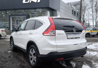 Подержанный автомобиль Honda CR-V 2014 года (6 фото)