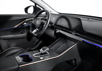 Подержанный автомобиль Omoda C5 2023 года (14 фото)