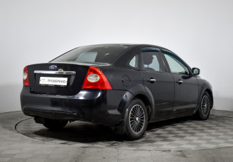 Подержанный автомобиль Ford Focus Sedan 2008 года (5 фото)