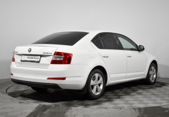 Подержанный автомобиль Skoda Octavia Liftback 2014 года (5 фото)