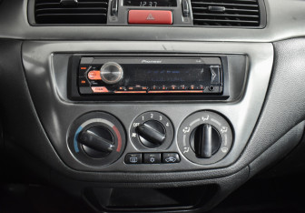 Подержанный автомобиль Mitsubishi Lancer Sedan 2007 года (16 фото)