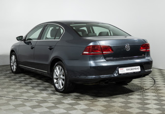 Подержанный автомобиль Volkswagen Passat Sedan 2012 года (7 фото)