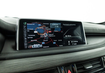 Подержанный автомобиль BMW X5 2015 года (19 фото)