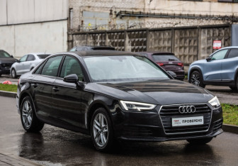 Подержанный автомобиль Audi A4 Sedan 2019 года (5 фото)