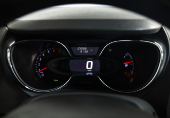 Подержанный автомобиль Renault Kaptur 2017 года (11 фото)