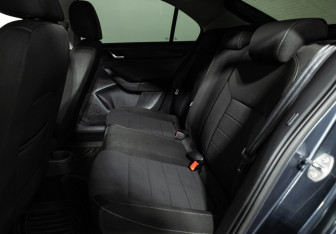 Подержанный автомобиль Skoda Rapid Liftback 2014 года (10 фото)