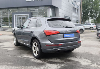 Подержанный автомобиль Audi Q5 2013 года (6 фото)