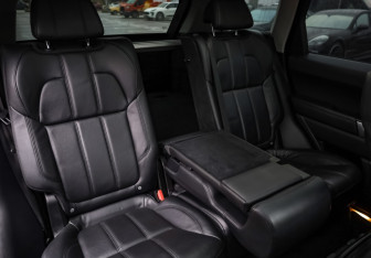 Подержанный автомобиль Land Rover Range Rover Sport 2016 года (29 фото)