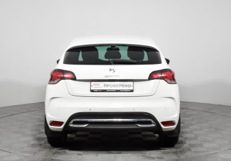 Подержанный автомобиль Citroen DS4 2013 года (6 фото)