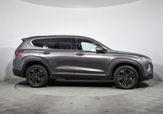 Подержанный автомобиль Hyundai Santa Fe 2018 года (4 фото)