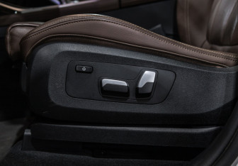 Подержанный автомобиль BMW X7 2020 года (24 фото)