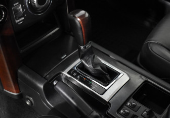 Подержанный автомобиль Toyota Land Cruiser Prado 2014 года (11 фото)
