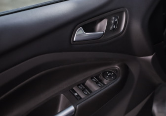 Подержанный автомобиль Ford Kuga 2012 года (18 фото)