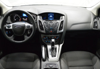 Подержанный автомобиль Ford Focus Sedan 2013 года (14 фото)