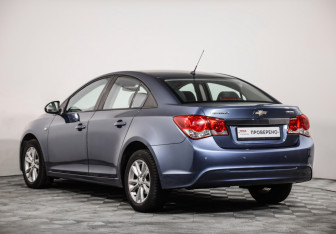 Подержанный автомобиль Chevrolet Cruze Sedan 2013 года (7 фото)