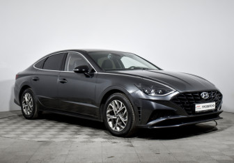 Подержанный автомобиль Hyundai Sonata 2021 года (3 фото)