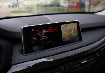 Подержанный автомобиль BMW X5 2014 года (15 фото)