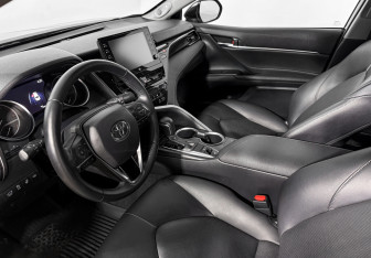 Подержанный автомобиль Toyota Camry Sedan 2022 года (9 фото)
