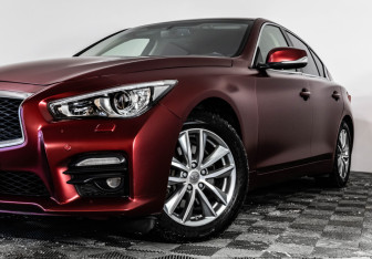 Подержанный автомобиль Infiniti Q50 2016 года (2 фото)