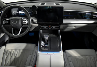 Подержанный автомобиль GAC GS8 2023 года (15 фото)
