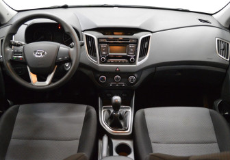 Подержанный автомобиль Hyundai Creta 2017 года (14 фото)