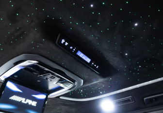 Подержанный автомобиль Toyota Alphard 2018 года (20 фото)