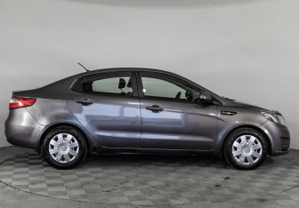 Подержанный автомобиль Kia Rio Sedan 2012 года (4 фото)