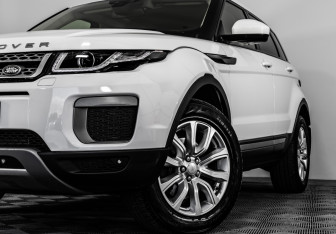 Подержанный автомобиль Land Rover Range Rover Evoque 2015 года (3 фото)