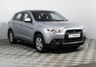 Подержанный автомобиль Mitsubishi ASX 2012 года (3 фото)