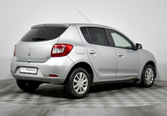 Подержанный автомобиль Renault Sandero 2021 года (5 фото)