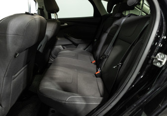 Подержанный автомобиль Ford Focus Hatchback 2013 года (10 фото)