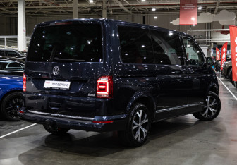Подержанный автомобиль Volkswagen Multivan 2019 года (4 фото)
