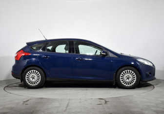 Подержанный автомобиль Ford Focus Hatchback 2013 года (4 фото)