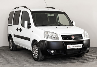 Подержанный автомобиль Fiat Doblo 2012 года (3 фото)
