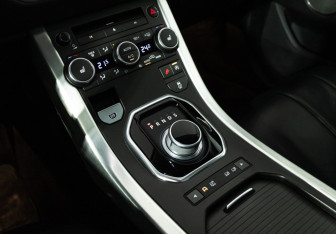 Подержанный автомобиль Land Rover Range Rover Evoque 2015 года (18 фото)