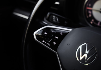 Подержанный автомобиль Volkswagen Touareg 2021 года (12 фото)