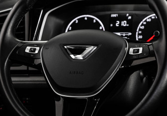 Подержанный автомобиль Jetta VS5 2022 года (12 фото)