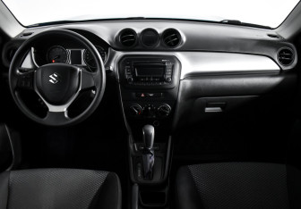 Подержанный автомобиль Suzuki Vitara 2016 года (14 фото)